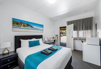 Port Macquarie Motel has Balcony rooms