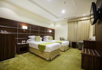 Reefaf Alaziziah Hotel allows 18 year olds to book a room