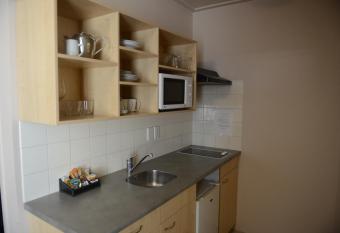 Victoria Court Motor Lodge has Balcony rooms