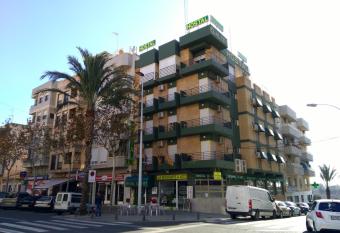 Hostal El Altet has Balcony rooms