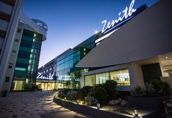 Zenith - Top Country Line - Conference & Spa Hotel allows 18 year olds to book a room