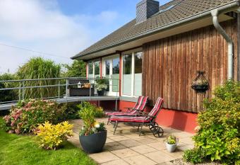 villa kunterBUNT allows 18 year olds to book a room