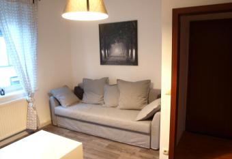 Appartment Grau im Gr  nen allows 18 year olds to book a room