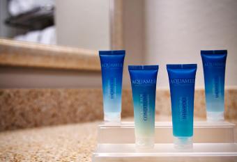 Best Western Auburndale Inn & Suites has rooms with a private hot tub