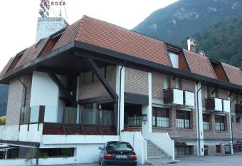 Albergo La Rosa has Balcony rooms