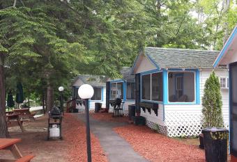 Weirs Beach Motel & Cottages allows 18 year olds to book a room