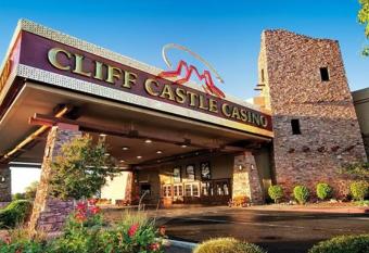Cliff Castle Casino Hotel allows 18 year olds to book a room