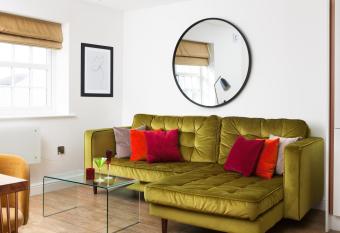 We Love HU allows 18 year olds to book a room