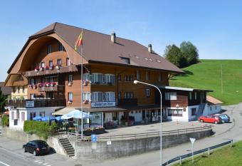 Gasthof zum B  ren allows 18 year olds to book a room
