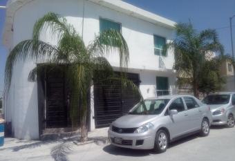 Casa a 7 min aeropuerto de monterrey has Balcony rooms