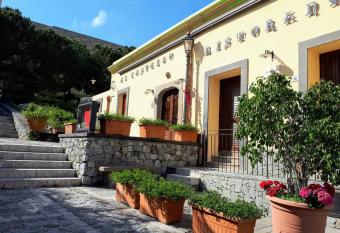 Al Castello has Balcony rooms