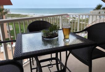 Spanish Main has Balcony rooms