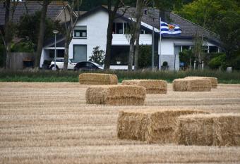 Sea la vie allows 18 year olds to book a room