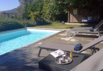 La MoMA 2 has Balcony rooms