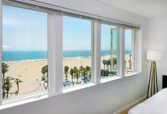 AIR Venice on the Beach allows 18 year olds to book a room