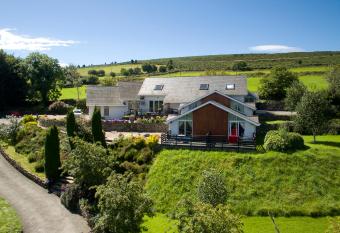 Wicklow Way Lodge has Balcony rooms
