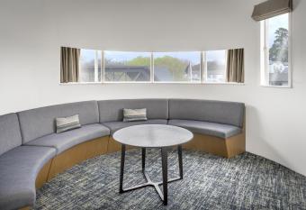 Chateau On The Park - Christchurch, A Doubletree By Hilton allows 18 year olds to book a room