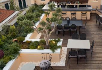 Athens Mansion Luxury Suites has Balcony rooms