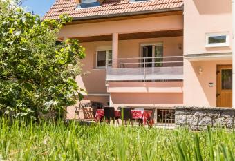 Chez Christian has Balcony rooms