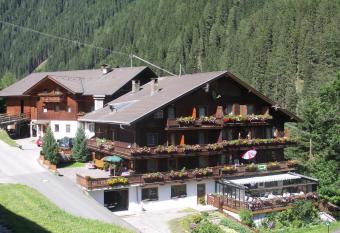 Berggasthaus Trojen has Balcony rooms