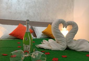 Case Costa Degli Dei allows 18 year olds to book a room