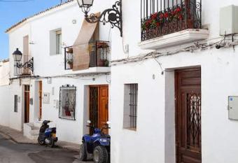 Casa Roberto Altea has Balcony rooms