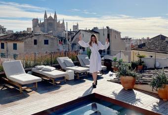 Can Bordoy Grand House & Garden allows 18 year olds to book a room