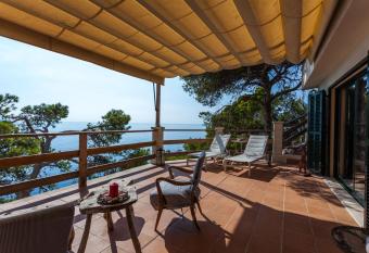 Banyalbufar has Balcony rooms