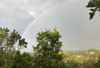 Maison du soleil has Balcony rooms