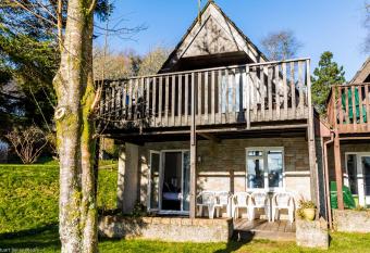 Cornwall Countryside Lodges  has Balcony rooms