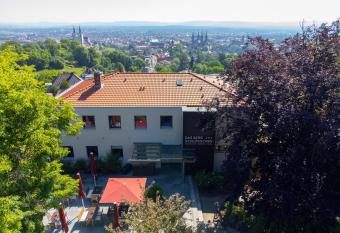 Das Bergschl  sschen has Balcony rooms