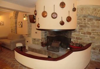 Residenza Frenguelli has Balcony rooms