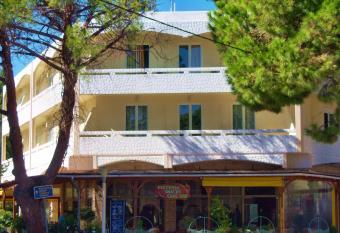 Fantasia Hotel Apartments has Balcony rooms