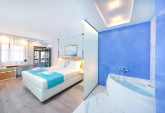 Kamelia & Semeli Hotel allows 18 year olds to book a room