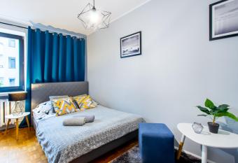 ClickTheFlat Wilcza Street Apart Rooms allows 18 year olds to book a room