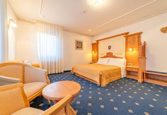 Pineta Pastry Hotel has Balcony rooms