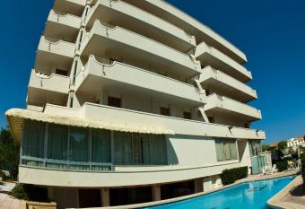 Hotel Alexander has Balcony rooms