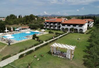 Alkinoos Beach Hotel has Balcony rooms