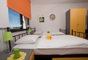 Motel Port has Balcony rooms