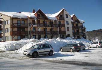 Les Cretets has Balcony rooms