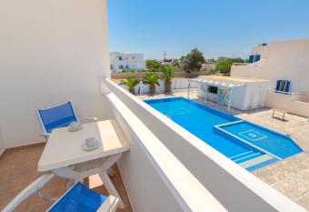 Andreas Studio has Balcony rooms