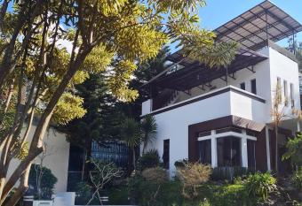 Villa Alessa Puncak has Balcony rooms