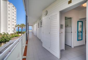 Hauzify I Apartaments Sot del Morer has Balcony rooms