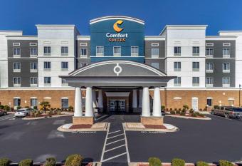 Comfort Suites Florence I-95 allows 18 year olds to book a room