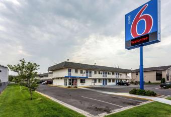 Motel 6 Twin Falls allows 18 year olds to book a room