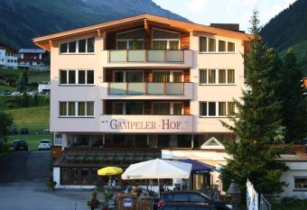 Gampeler Hof has Balcony rooms
