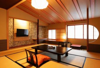 Onishiya Suishoen has rooms with a private hot tub