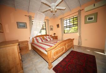 Eumelvilla has Balcony rooms