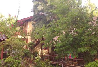 Ban Sabai Sabai Guest House has Balcony rooms