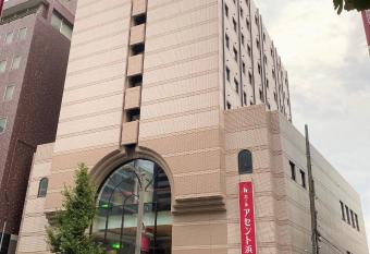 Hotel Ascent Hamamatsu allows 18 year olds to book a room